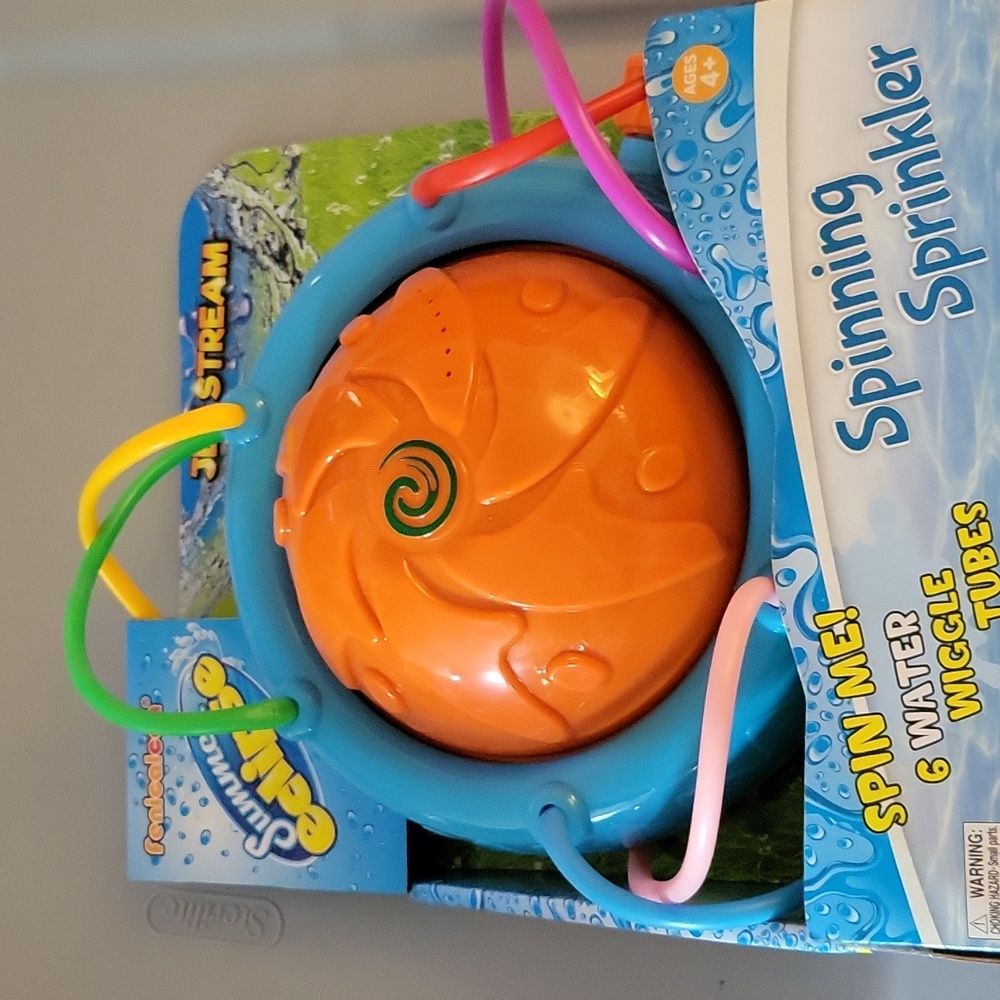 FENICALCAN Spinning Sprinkler Jet Stream Water Hose Toy